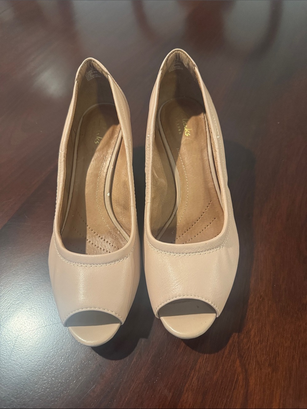 Clarks Beige/Tan  Peep-Toe Wedge Heels Size 9 1/2 wide